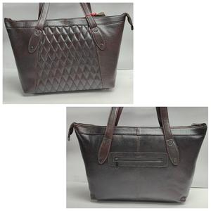 Bolso de hombro de cuero de moda sofisticado para mujer Material duradero con aspecto elegante para eventos diarios y formales de la India - Product Image 3