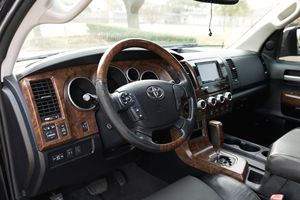 Toyota Tundra Platinum CrewMax 4x4 d'occasion de 2012, sans réserve, 2 propriétaires, moteur V8, nombreuses modifications, provenance du Texas - Product Image 4
