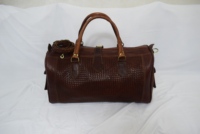 Vintage Dayanıklı Hakiki Deri Çift Saplı Varil Şeklinde Unisex Seyahat Çantası Fermuarlı Kapatma ve İki Omuz Askısı ile