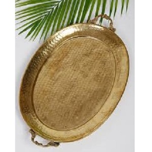 Plateau de service attrayant en laiton avec poignée en laiton moderne pour plateau de café de table et restaurant de vaisselle fabriqués à la main en Inde - Product Image 1