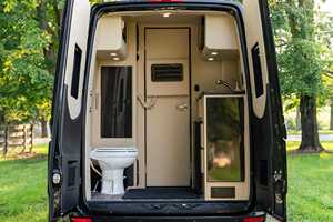 Furgoneta de Transporte Usada 2024, Diésel, Turbo, Transmisión Automática, Clase 3500XD, Volante a la Izquierda, Premium Coach, Euro 4 - Product Image 4