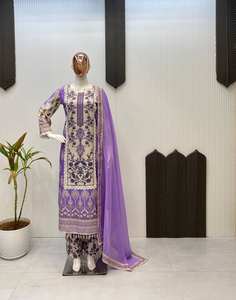 ชุดปาร์ตี้วินเทจแบบอินเดียชุดเย็บปักลาย Chinon แฟนซีพร้อมพาลาซโซ่ dupatta - Product Image 1