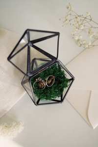 Boîte à bagues de bijoux de forme géométrique de style incroyable avec cadre argenté fini parfait pour ranger les bagues, les colliers et les accessoires fins - Product Image 5