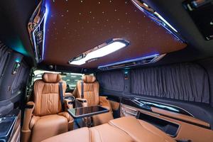 Minibús VIP de Lujo 2025-2026 - Negro - Motor Diésel/Gasolina, Volante a la Izquierda, Transmisión Automática, Emisión Euro V, Listo para Exportación - Product Image 4