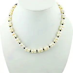 Collar de Perlas de Agua Dulce con Cuentas de Ónix Negro para Mujer - Product Image 2