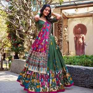 Hermoso Lehenga Choli Con Kalamkari Con Trabajo De Aluminio - Product Image 1
