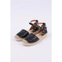 Espadrille à talon compensé fermé et talon bas