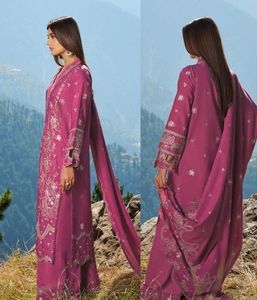 Traje de Mujer SSumaira Collection Ramsha Reet Premium Karandi, Bordado y Cosido, con Chal Elegante, Camisa Detallada y Pantalón Teñido - Product Image 6