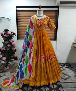 Lahenga Choli de Diseñador Indio con Blusa, Ropa Casual Tradicional India, Material de Vestido Rosa Colorido con Dupatta, Ropa Bo - Product Image 3