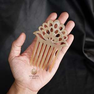 Peine para el Cuidado del Cabello CRAFT EXIM Hecho a Mano con Cuerno Natural y Grabado a Mano, Hecho en India para el Cuidado Diario - Product Image 5