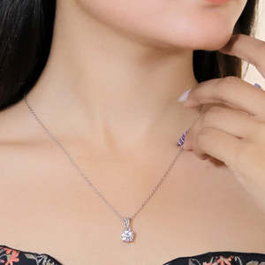 สร้อยคอรูปดาวประดับเพทายสีเงินพร้อมสายโซ่สำหรับเป็นของขวัญ โดดเด่นด้วยเทคโนโลยีการฝังแบบกรงเล็บ - Product Image 3