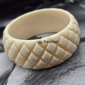 กำไลข้อมือเรซินเงางามสำหรับผู้หญิงทำงานเครื่องประดับบอบบางทุกวันโดย tradebyd - Product Image 1
