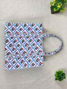 Moda y Funcionalidad con Nuestro Bolso Tote Resistente, Moderno, Ligero e Ideal para Cualquier Ocasión - Product Image 2