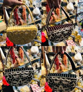 Pochette de soirée ethnique en strass faite à la main, doublure en satin, fermeture à rabat, chaîne de bandoulière, motif en pierre, 1-1,9L - Product Image 5