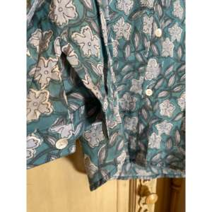 Chemisier imprimé à la main pour femme, col asymétrique, motif floral brodé, en popeline, haut long en viscose, taille XL, idéal pour les soirées - Product Image 4