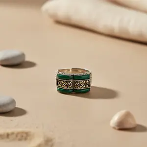 Anillo de Plata 925 con Piedra Verde Corte Princesa, Estilo Vintage, Chapado en Oro y Rodio, para Mujer - Product Image 1