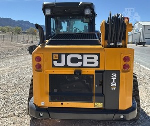 รถตักล้อยางขนาดเล็ก JCB 3TS BT ดีเซล พร้อมปั๊มไฮดรอลิกและบุ้งกี๋ สำหรับงานก่อสร้าง ฟาร์ม และลานก่อสร้าง - Product Image 1