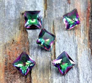Earthmined Alexandrite Gemstone 2Pc(s)- 30Pc(s) Lote 9mm Princess Cut Faceted Alexandrite Stone Natural Alexandrite Pendiente Tamaño - Product Image 1