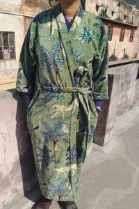 Femmes vert velours col en v manches longues genou longueur Animal imprimé doux Kimono Robe maison porter vêtements de détente cordon vêtements de nuit - Product Image 4