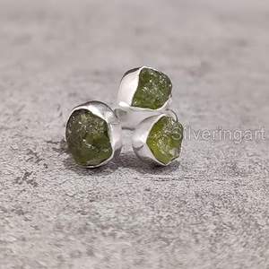 Anillo de Plata de Ley 925 con Peridoto Natural, Piedra de Nacimiento de Agosto, 3 Piedras, Joyería Hecha a Mano para Navidad - Product Image 3