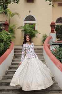 Dernière tendance de fantaisie tenue meilleure fausse Georgette Lehenga Choli avec fil riche paillettes brodé travail fabricant de l'Inde - Product Image 6