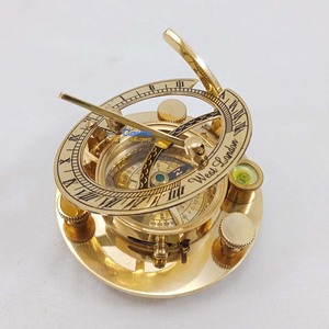 Cadran solaire vintage en laiton, boussole, outil de navigation nautique antique pour cadeaux, objets de collection et utilisation en extérieur - Product Image 5
