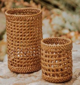 Bougeoir en rotin exquis pour des dîners romantiques aux chandelles avec tissage en osier détaillé et charme campagnard rustique - Product Image 2