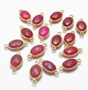 Coszcalt Exports Connecteur ovale en calcédoine rose, serti clos plaqué or, pièce de bijouterie minimaliste unisexe - Product Image 6