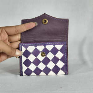 Porte-cartes pliable à motif géométrique violet avec fermeture à bouton, portefeuille court pour femme, en cuir véritable - Product Image 4