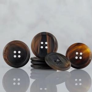 Botón Natural de Cuerno de Búfalo al por Mayor, Acabado en Blanco para Accesorios de Ropa, Alta Calidad - Product Image 2