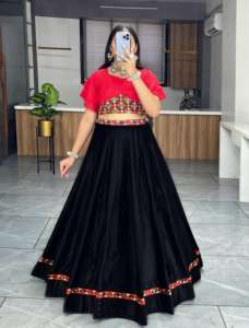 Último diseñador de algodón espejo trabajo borde Lehenga Choli por Fab Zone - Product Image 2