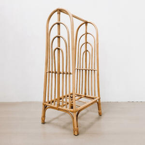 Présentoir de vêtements en gros artisanat naturel rail en rotin écologique pour boutique magasins de vêtements - Product Image 1