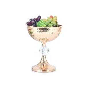 Bol décoratif sur piédestal martelé de luxe, finition dorée, parfait pour la décoration de la maison, centre de table et présentoir de cadeaux - Product Image 1