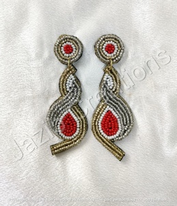 ต่างหูลูกปัดรูปดอกเล็กสดใหม่ต่างหูถักมือสไตล์โบฮีเมียนลายดอกซากุระดอกเดซี่สามชั้น - Product Image 2