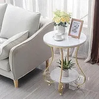 Table d'appoint de luxe en métal pur doré de qualité supérieure avec un design artistique pour les maisons élégantes, table accessible à un prix raisonnable