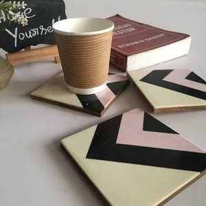 Posavasos de Madera con Logotipo Personalizado de Alta Calidad, Posavasos Cuadrados para Tazas de Té para el Hogar, Hotel, Restaurante, Precio Bajo, Hechos a Mano en India - Product Image 1