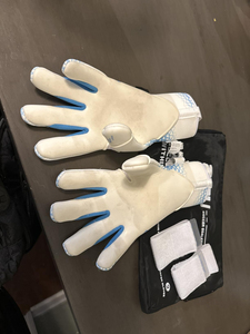 Gants de gardien de but de football personnalisables, respirants, en latex de contact de 4 mm, professionnels, imperméables, réglables pour l'extérieur - Product Image 4