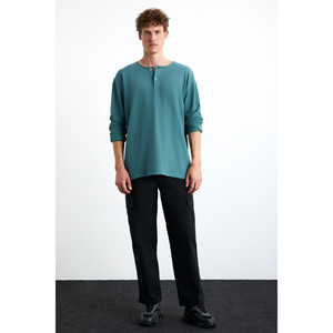 เสื้อสเวตเชิ้ตผู้ชาย GRIMELANGE Lorenzo รุ่นพิเศษ ผ้าฝ้ายออร์แกนิก 100% ลาย Rustik พร้อมกระดุมตกแต่ง ทรงปกติ - Product Image 5
