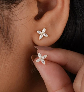 Goujons floraux Marquise en or massif 14 carats, boucles d'oreilles en diamant de laboratoire, boucles d'oreilles en diamant de laboratoire coupe marquise, boucles d'oreilles fleur minimaliste - Product Image 1