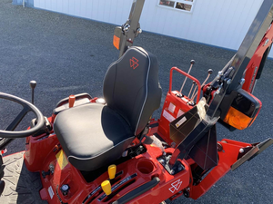 Tractor Agrícola Massey Ferguson 1GC.23 4WD de 100HP con Transmisión Automática, Bomba de Motor para Implementos Agrícolas, Alta Productividad y Velocidad - Product Image 2