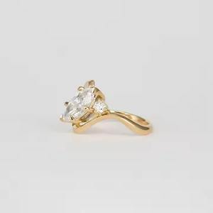 1.50CTW E VS1 Marquise Cut Lab Grown Diamond Bague de fiançailles en or massif 14K tige incurvée Vintage cadeau d'anniversaire pour elle - Product Image 5