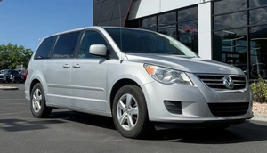 Volkswagen Routan SE 2010 Usado, Tracción Delantera, Transmisión Automática de 6 Velocidades, Hatchback - Product Image 2