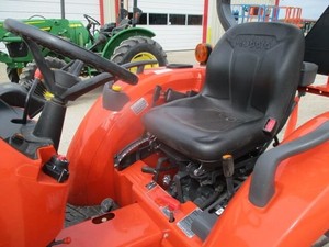 Tracteur L2502HST 2024 - Efficace, compact et convivial pour l'opérateur - Product Image 6