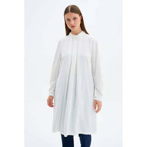 เสื้อคลุมสีขาวนวลพร้อมดีเทลปกผ้าลูกไม้สำหรับใส่ในชีวิตประจำวัน - Product Image 1