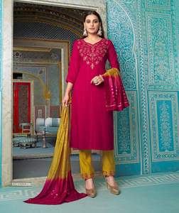 Vente chaude Fantaisie Tendance Indien Traditionnel Lourd Broderie Séquence Travail Kurti Pantalon Avec Dupatta Fournisseur De L'Inde - Product Image 3