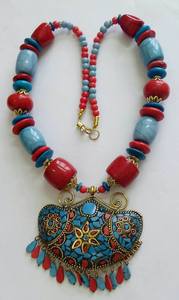 Collares de cuentas de Cachemira laca de color rojo hechos con hueso, resina de cuerno y cuentas de vidrio ideales para reventa por tienda de accesorios de moda - Product Image 6