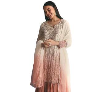 Peach Chinon Ombre Kurta Palazzo Suit con lentejuelas Threadwork Venta al por mayor Mujeres Étnicas OEM Ropa Fábrica Bulk Proveedor Moda - Product Image 4