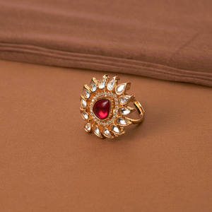 Hermoso diseñador Kundan Anillo de dedo ajustable con chapado en oro Joyería de moda y elegante - Product Image 3