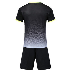 Venta caliente de los hombres de fútbol desgaste transpirable uniforme hecho en Pakistán MOQ bajo en venta - Product Image 6