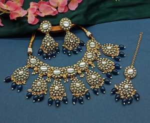 Nuevo diseño chapado en oro tradicional gota perla y Kundan tachonado pendiente Mangtika gargantilla collar conjunto y conjunto de joyería para mujer - Product Image 1